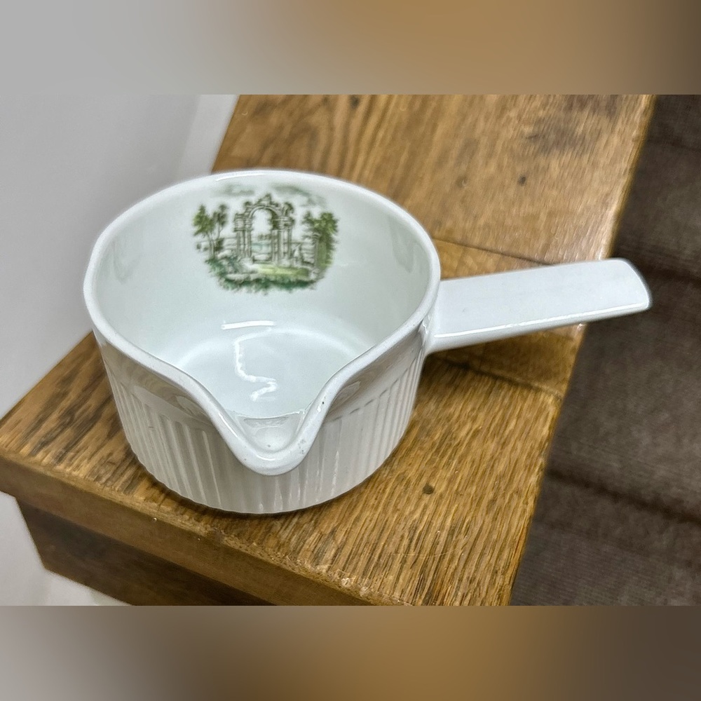 Rare Vintage JOHNSON BROS Arcadia Scene ATHENA Pattern Stick Handle Gravy Boat